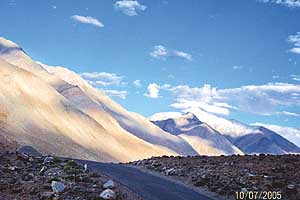 A mountain range draped in a myriad shades at Durbuk
