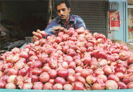 Onion price rises in the Ludhiana market on Saturday