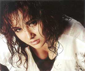 Nisha Kothari in James