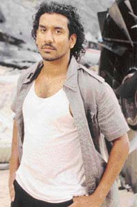 Naveen Andrews in Lost: Landing in trouble