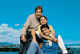 Amitabh Bachchan, Revathy and Karan Sharma in Dil Jo Bhi Kahe