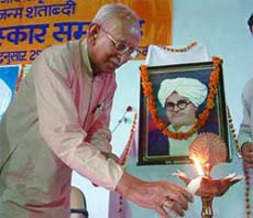 Mr K.C. Sudarshan, RSS chief, inaugurates the Baba Sahib Apte Janam Shatabdi Sanskrit Award function by lighting lamps in Amritsar
