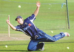 After the Ashes loss, Australian captain Ricky Ponting is under pressure to win the Super Series