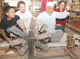 Commemorating the spirit of khadi on the eve of Gandhi Jayanti, a showroom in Sector 9, Chandigarh, organised a charkha-weaving session with craftsman Faizal Khan on Saturday. 