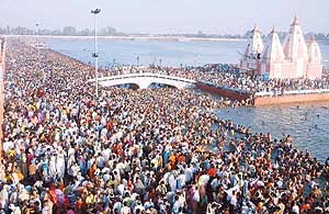 A sea of devotees at the Brahm Sarovar during the solar eclipse at Kurukshetra on Monday.