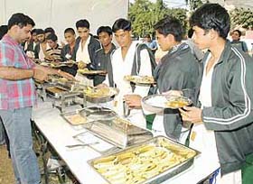 The visiting teams of Kendriya Vidyalayas take lunch at Kendriya Vidyalaya, Sector 31, Chandigarh