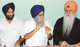 The All-India Shiromani Akali Dal President, Mr Jaswant Singh Mann, addresses mediapersons in Ludhiana 