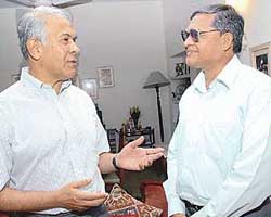 Prof M.M. Ansari, Director, Hamdard University, who has been appointed Information Commissioner, with Chief Information Commissioner Wajahat Habibullah 