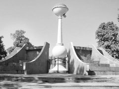 The Maharaja Ranjit Singh Park in Ropar, where a no-war treaty was signed during British days, is in an unkempt condition today