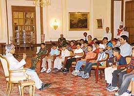 Students of Strawberry Fields World School, Chandigarh, with the President of India, Dr A.P.J. Abdul Kalam , in New Delhi
