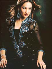 Rakshanda Khan shimmers in a Shivangi outfit