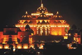 An illuminated Akshardham Swamy Narain Temple, which is to be inaugurated by President A.P.J. Abdul Kalam in the Capital on Saturday. The temple is a replica of Akshardham Temple in Ahmedabad.