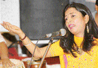 Upcoming ghazal singer Rinku Kalia performs at a Sham-e-Ghazal programme at the National Institute of Technical Teachers Training and Research in Sector 26, 