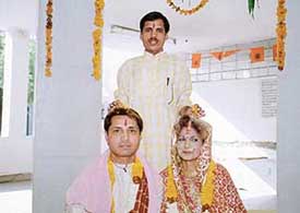 Acharya Shastri solemnizes the marriage of Shia Kazim and Pradip Sharma at the Arya Samaj Mandir, Sector 22, Chandigarh
