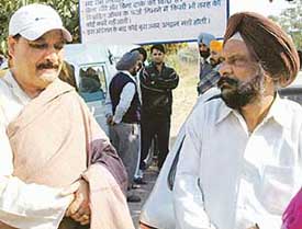 Mr Parveen Verma and Mr Kirpal Singh Bedi, fathers of Vikas Verma and Gurpreet Singh, who were killed in a road accident in Panchkula. 