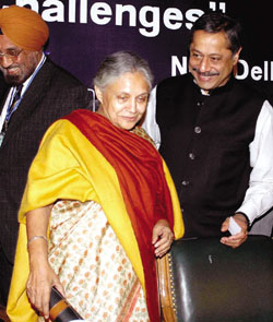 Chief Minister Sheila Dikshit along with Dr Naresh Trehan of Escorts Hospital at the 3rd India Health Summit in the Capital on Monday