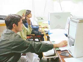 Online trading is popular with tech-savvy youth Photos: Inderjit Verma
