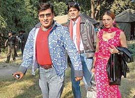 Lookalikes of Govinda, Amitabh Bachchan, and Karisma Kapoor at the Chandigarh Carnival
