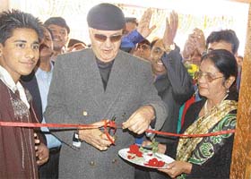 Bollywood actor Prem Chopra inaugurates a hotel in Sector 35, Chandigarh