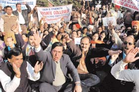 Members of Private College Non-Teaching Employees Union from all over Punjab hold a rally demanding payment of their pending dues in Jalandhar