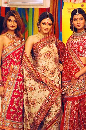 Models showcases a wedding design at a fashion show in Kolkata