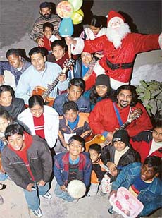 Carol singers in Chandigarh's Sector 46