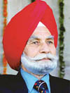 Balbir Singh Sr thinks that the IHF should adopt a policy to train players on the European pattern.
