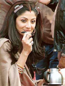 Among the stars who have descended on the city for Apne, the last one to come down is a celestial body in the form of Shilpa Shetty