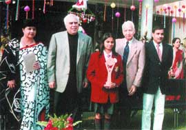 Union Minister Kapil Sibal and former Chief Justice of India Ranganath Misra, felicitating a student of Happy School, Darya Ganj in the Capital.