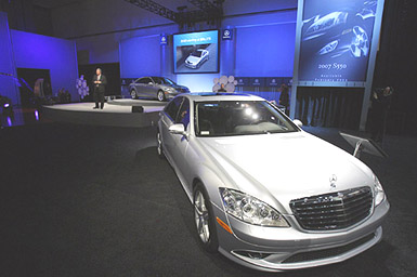 The V-8 Mercedes-Benz S550 sedan makes its North American debut at the 2006 Auto Show in Los Angeles, California, on Wednesday.