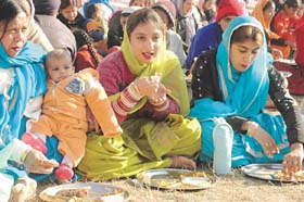 A langar at state gurdwara in Kapurthala celebrating the birth anniversary of Guru Gobind Singh