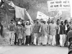  Members of the Yuva Bharat Sangh, led by its president Ram Avtar Rana, took out an awareness march on water conservation in Hisar recently