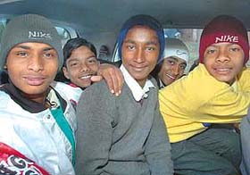 The five slum kids from Colony No. 5, Chandigarh, before leaving for “Bal Panchayat” at New Delhi