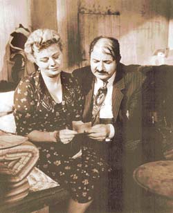 Shelley Winters (left) with Lou Jacobi in The Dairy of Anne Frank