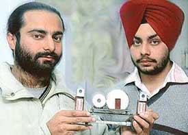Kanwalpreet and Daljit with Punjabi Hummer in Mohali