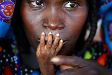 This image has everything  beauty, horror and despair. It is simple, elegant and moving, says the jury about this Reuters photograph that won the World Press Photo for 2005. The photographer, Tinbarr O Reilly, is based in Senegal and took the picture in the hunger-struck nation of Niger.