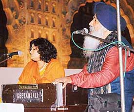 Sufi singer Madan Gopal Singh and Rekha Raj sing during the presentation of ‘Fana’a’ as Ranjha Revisited at the Patiala Heritage Festival.
