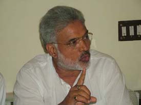 The Congress MP, Mr Jai Prakash, addresses mediapersons in Hisar on Tuesday.