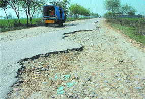 A view of the road from Kishangarh to Adampur near the town of Alawalpur in Jalandhar district