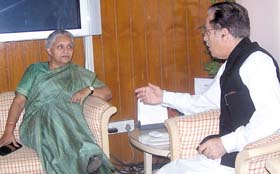 Delhi Chief Minister Sheila Dikshit and Union Minister for Water Resources Saifuddin Soz at a meeting in the Capital