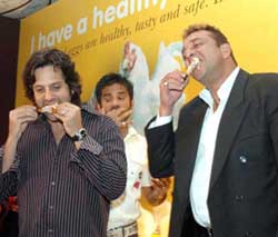 Bollywood actors Fardeen Khan, Suniel Shetty and Sunjay Dutt at a function to convey Chicken is Healthy, in Mumbai 