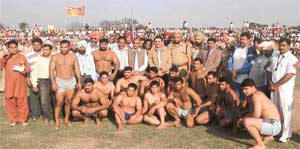 Pakistan kabaddi team, which won the match at the Zakir Hussain Stadium, Malerkotla, on Thursday, poses with dignitaries