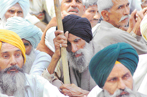 Farmers from Punjab at a rally organised by the India Coordination Committee of Farmers Movement at Jantar Manter in New Delhi on Tuesday. The rally was organised to protest against the government's decision to import 5 lakh tonnes of wheat.