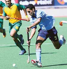 Indias Tejbir Singh in action against South Africa during their pool B match at the Commonwealth Games in Melbourne on Wednesday