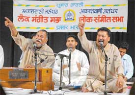 Wadali brothers  Puran Chand and Piyare Lal  enthrall the audience at Guru Nanak Bhavan, Ludhiana, on Wednesday