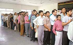 Due to a single functional counter, a long queue was witnessed at the Chandigarh railway station reservation counter