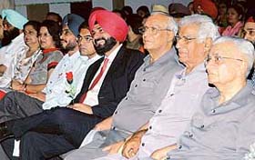 Navjot Sidhu at the prize distribution function at DMC Hospital in Ludhiana