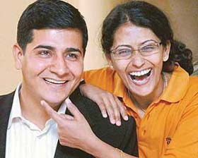 Puneet Anand and Nandini Hirianniah have made it to the finals of Zee Telefilms's "Business Baazigar" which will reward the most innovative business idea in India by funding the project completely