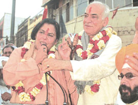 Uma Bharati and Madan Lal Khurana during the Delhi Bachao Sangharsh Yatra against the ongoing sealing drive by the MCD in the Capital on Saturday.