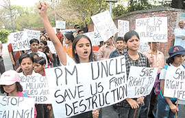 Schoolchildren during the peace march from Janpath to the Prime Ministers residence against the sealing drive in the Capital on Saturday.
